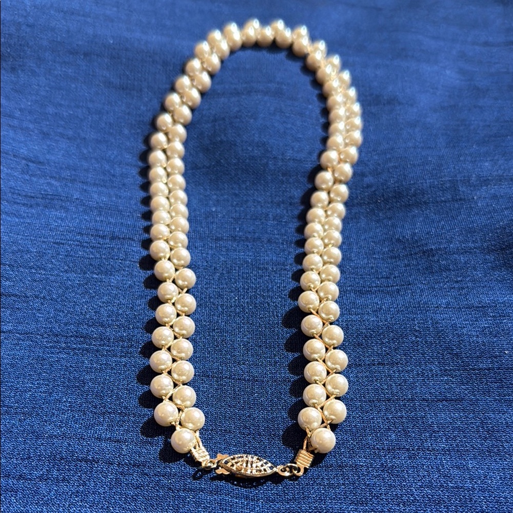 Avon Cream Double-Strand Pearl Necklace - Picture 4 of 5